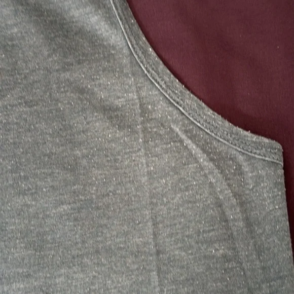 (6) Peloton Tank Bundle - Picture 12 of 15